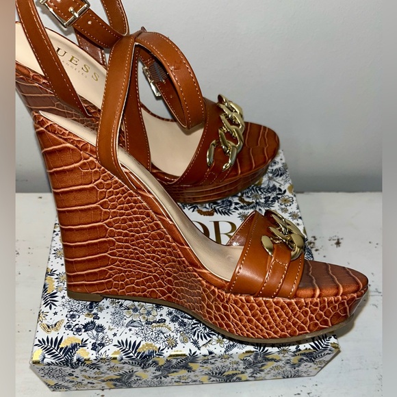 Guess Wedges - Picture 2 of 7